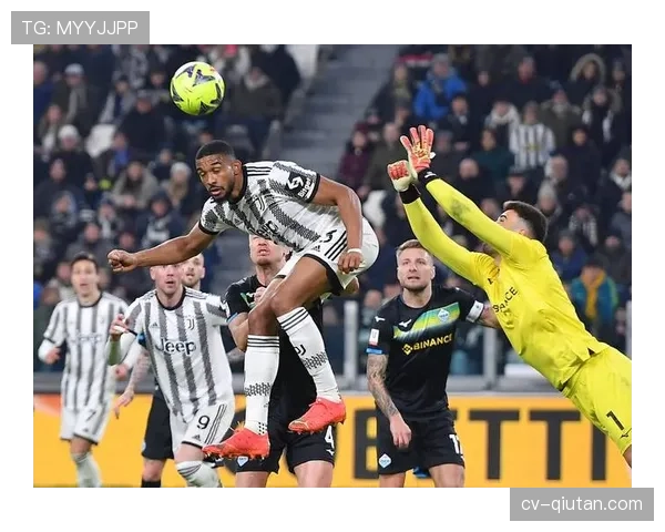 欧冠主题的“防守艺术”巡回展在米兰开幕，展示经典战术板与球员装备